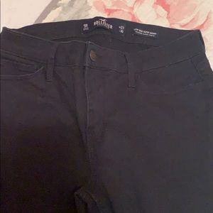 Hollister navy blue low rise jeans! Size 5R☺️